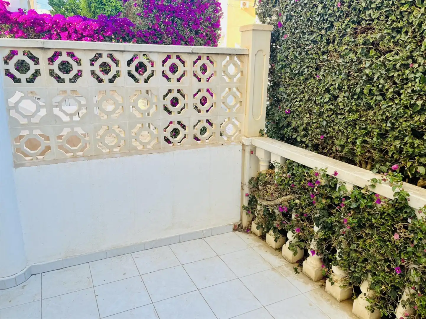 Apartments for sale in Calle París, 66, El Moncayo - El Pòrtic Garden of Apartments for sale in Guardamar del Segura with Terrace, Swimming Pool and Balcony