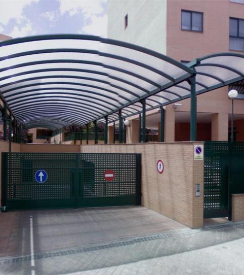 Foto 2 de Garaje de alquiler en Calle de Sanchorreja, 7, Lucero, Madrid