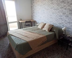 Bedroom of Flat to share in Manresa  with Balcony