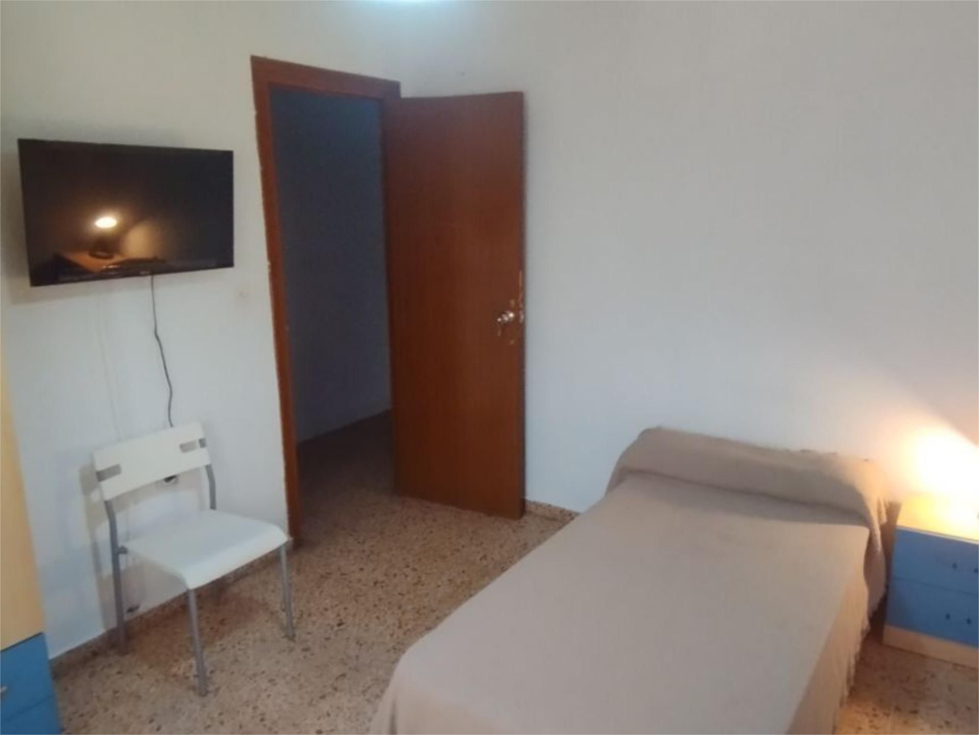 Flat to share in Avenida Primero de Mayo, 42, Centro