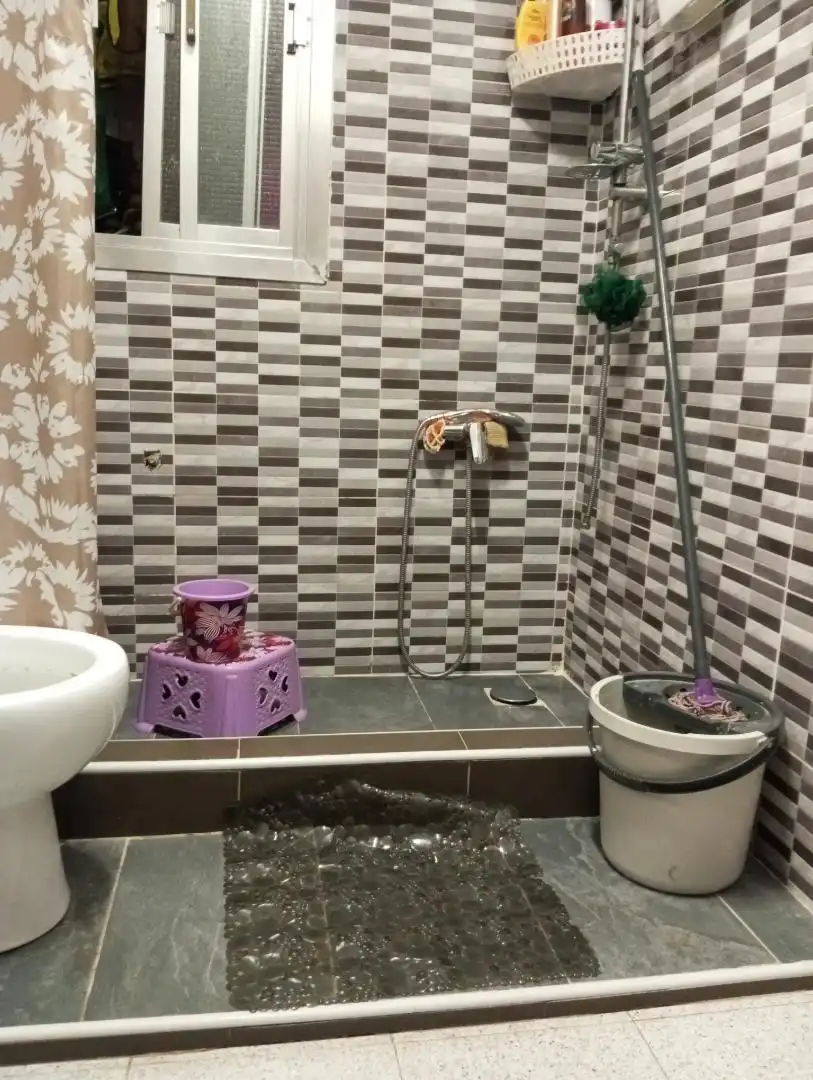 Piso en venta en Calle Santa Rosa, 14, Los Molinos - Villa Blanca Baño de Piso en venta en Almería con Terraza, Amueblado y Lavadora