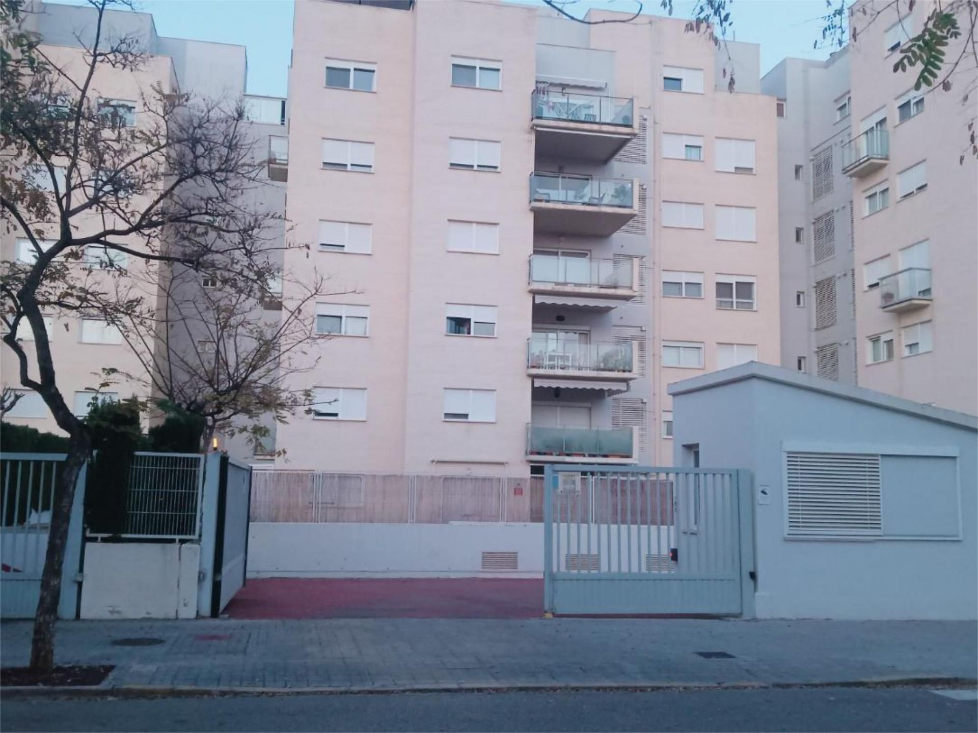 Exterior view of Garage for sale in Paterna