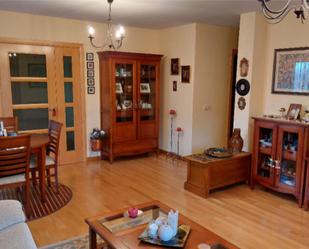Living room of Flat for sale in Madrigal de la Vera  with Terrace and Balcony