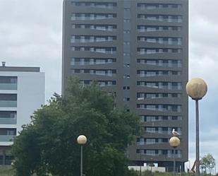 Vista exterior de Pis en venda en Gijón  amb Terrassa i Piscina