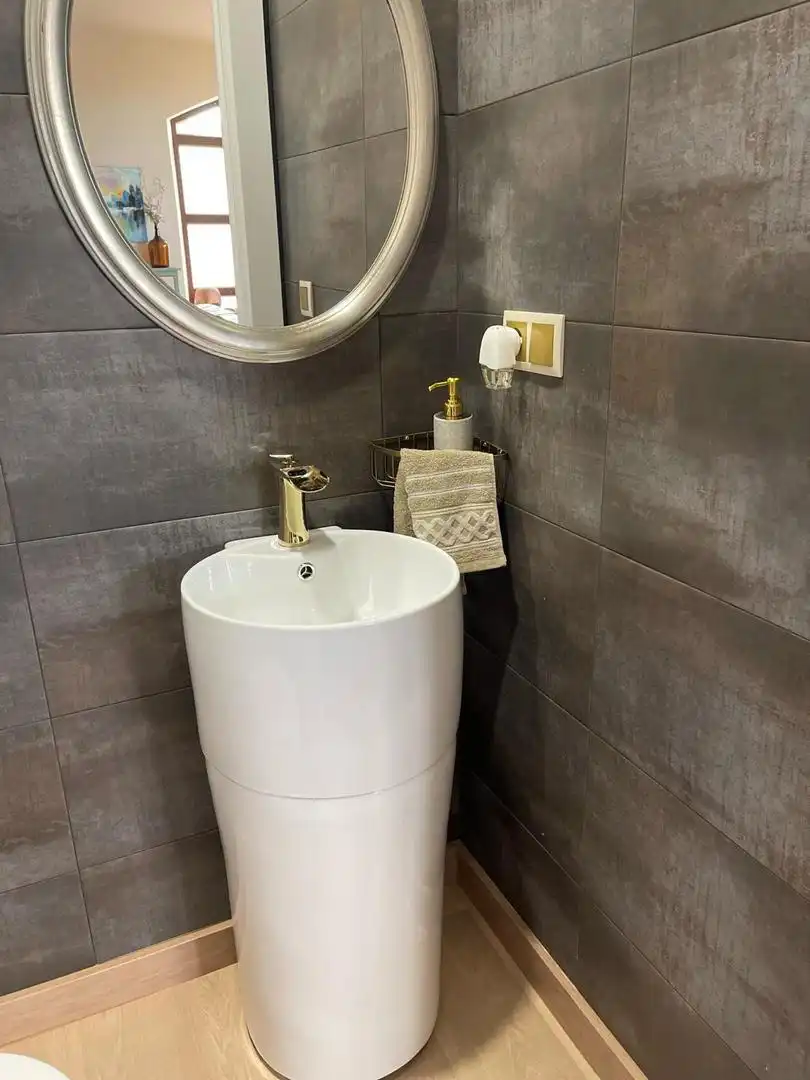 Bathroom of Houses for sale in Roales  with Air Conditioner, Heating and Parquet flooring