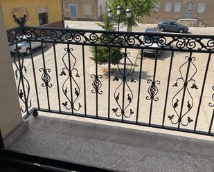 Balcony of House or chalet for sale in Roales  with Air Conditioner and Balcony