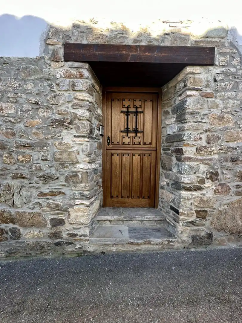 Country homes for sale in Avenida Valseco, 2, Palacios del Sil Country homes for sale in Palacios del Sil with Heating, Parquet flooring and Storage room