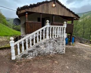 Vista exterior de Finca rústica en venda en Vega de Pas amb Terrassa