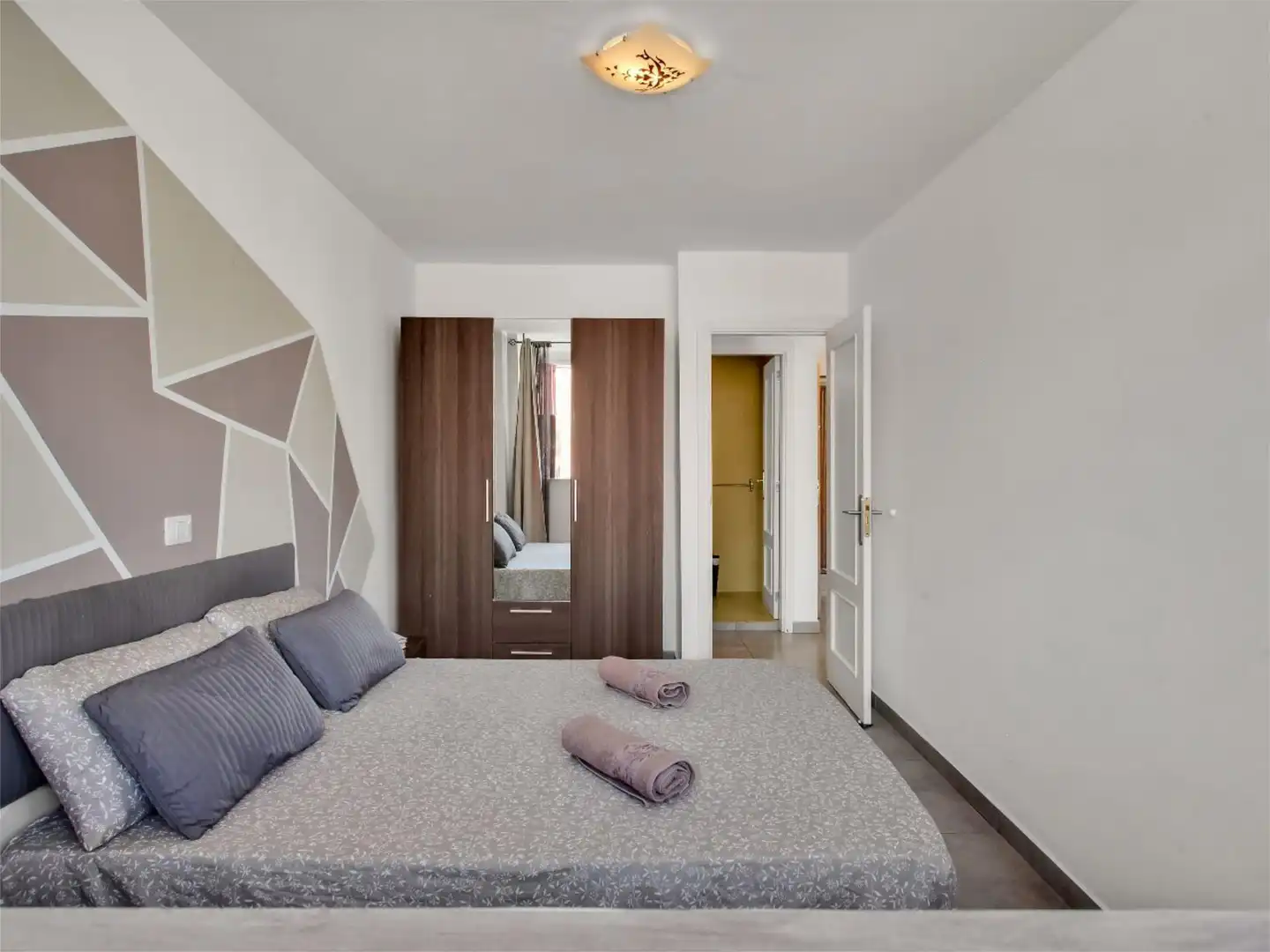 Piso en venta en Calle Chasna, 6, Costa del Silencio Habitación de Piso en venta en Arona con Piscina y Amueblado