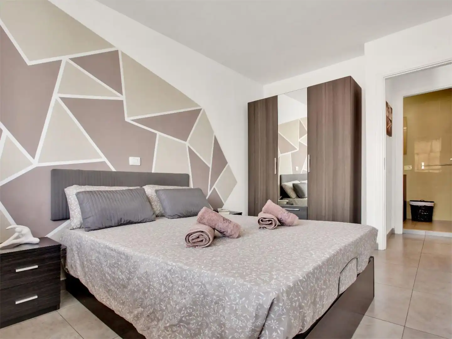 Piso en venta en Calle Chasna, 6, Costa del Silencio Habitación de Piso en venta en Arona con Piscina y Amueblado