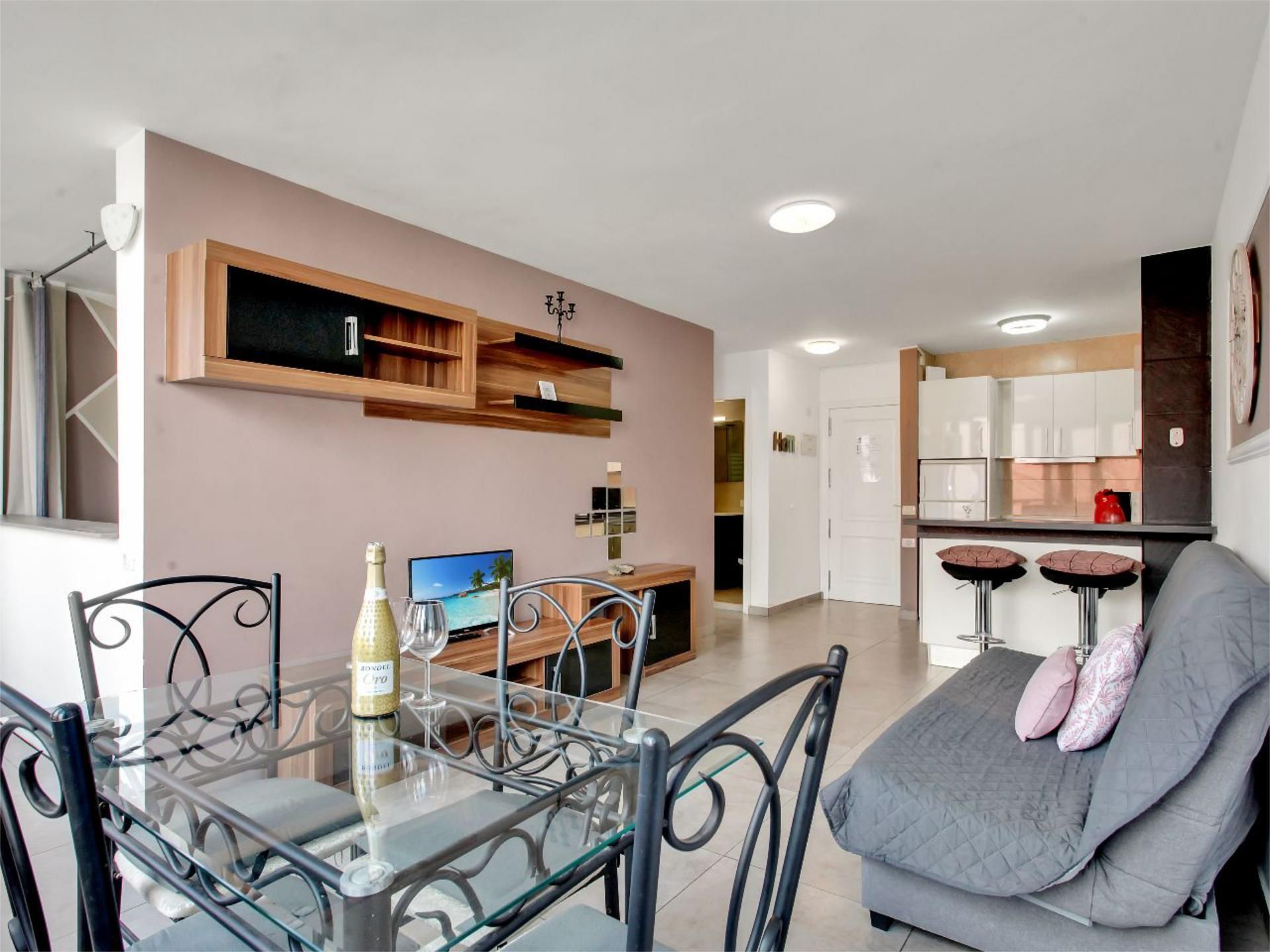 Sala de estar de Piso en venta en Arona con Piscina y Amueblado