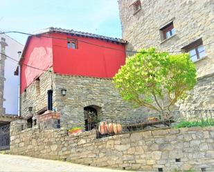 Vista exterior de Casa adosada en venda en Soto En Cameros amb Calefacció, Jardí privat i Parquet