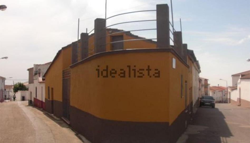 Single-family semi-detached for sale in Calle Frailes, 42, Zorita, Cáceres - image 1 Photo 1 of Single-family semi-detached for sale in Calle Frailes, 42, Zorita, Cáceres