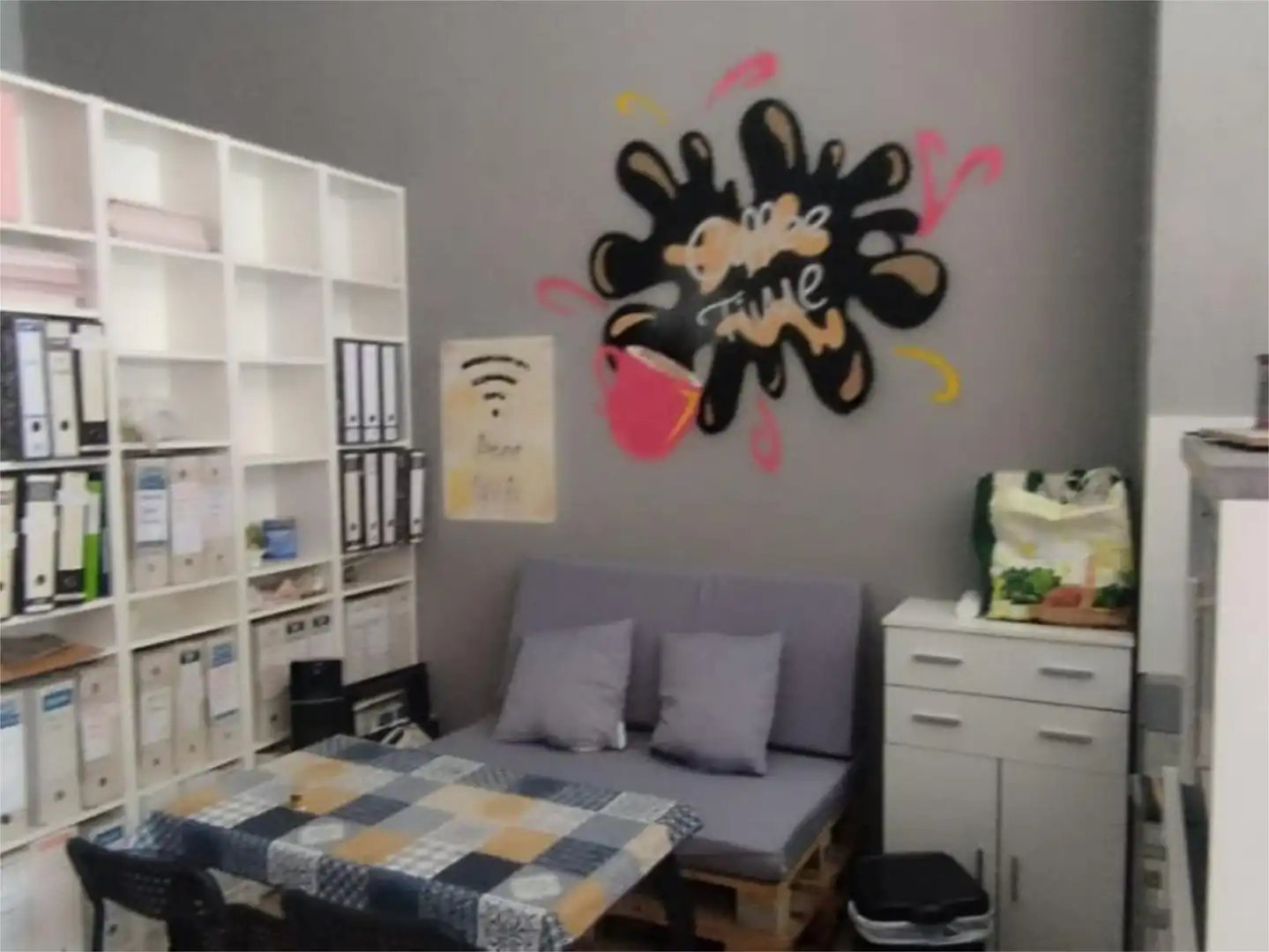 Planta baja en venta en Calle la Industria, 5, San Andrés del Rabanedo pueblo Sala de estar de Planta baja en venta en San Andrés del Rabanedo con Aire acondicionado y Amueblado