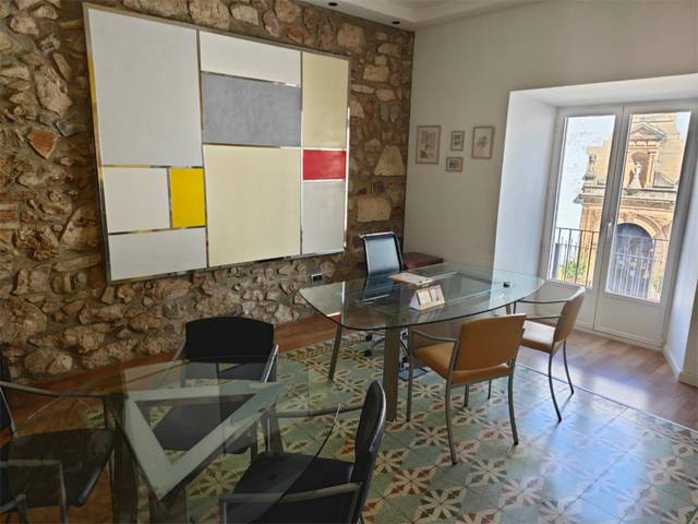 Oficina en Alquiler en Calle Andrada, 8 en Casco Antiguo