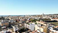 Vista exterior de Àtic en venda en Vilanova i la Geltrú amb Aire condicionat, Terrassa i Balcó