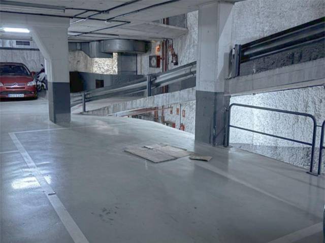 Garaje en Alquiler en Carrer de l'Alcalde de Móstoles, 34 en El Baix Guinardó