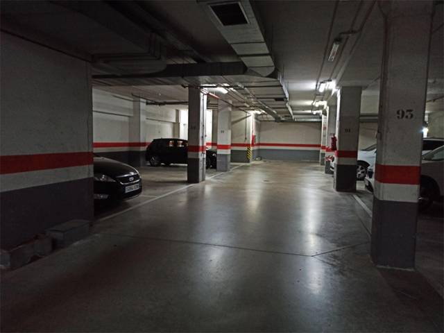 Garaje en Alquiler en Calle Alegría de Oria, 34 en Salvador