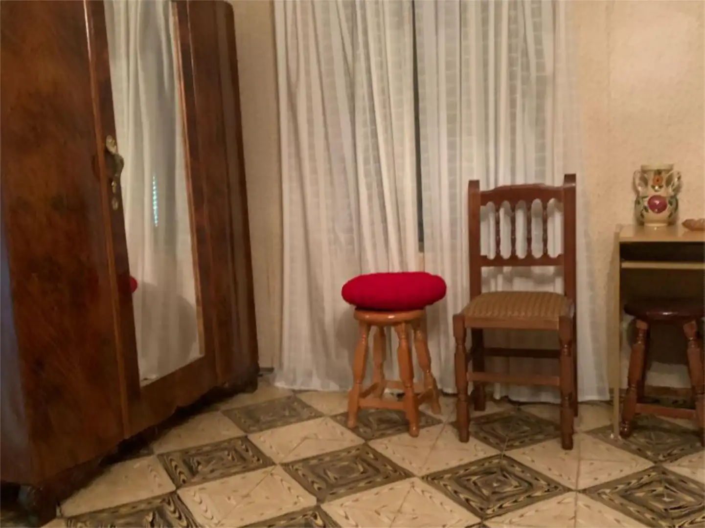Piso en venta en Calle Hongallega, 6, Fuentes de Carbajal Habitación de Piso en venta en Fuentes de Carbajal con Trastero y Amueblado