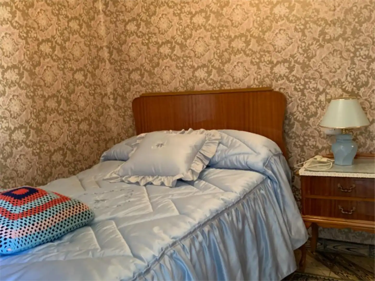 Piso en venta en Calle Hongallega, 6, Fuentes de Carbajal Habitación de Piso en venta en Fuentes de Carbajal con Trastero y Amueblado
