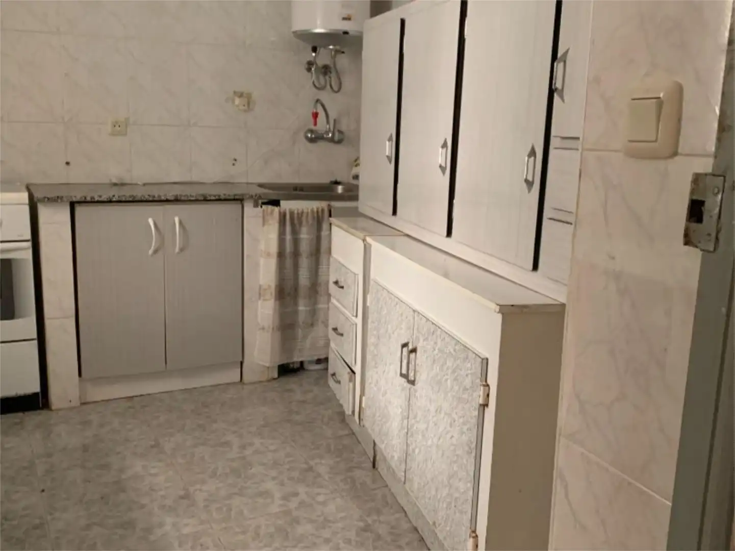 Piso en venta en Calle Hongallega, 6, Fuentes de Carbajal Cocina de Piso en venta en Fuentes de Carbajal con Trastero y Amueblado