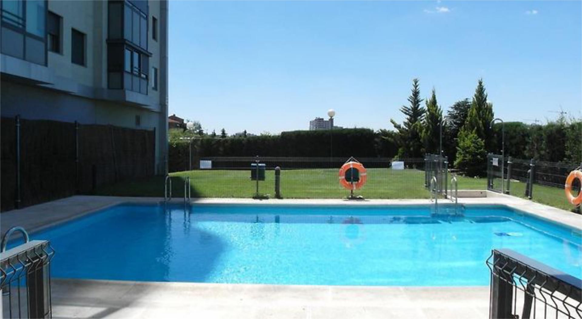 Piscina de Pis de lloguer en  Madrid Capital amb Aire condicionat, Calefacció i Parquet