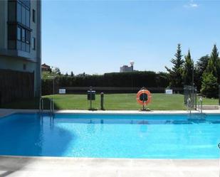 Swimming pool of Flat to rent in  Madrid Capital  with Air Conditioner and Swimming Pool