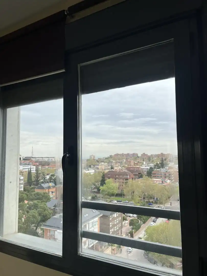 Habitación de Piso de alquiler en  Madrid Capital con Aire acondicionado y Piscina