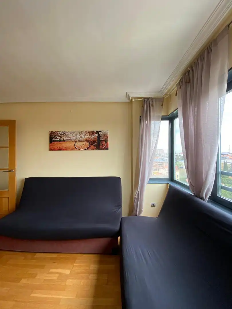 Habitación de Piso de alquiler en  Madrid Capital con Aire acondicionado y Piscina