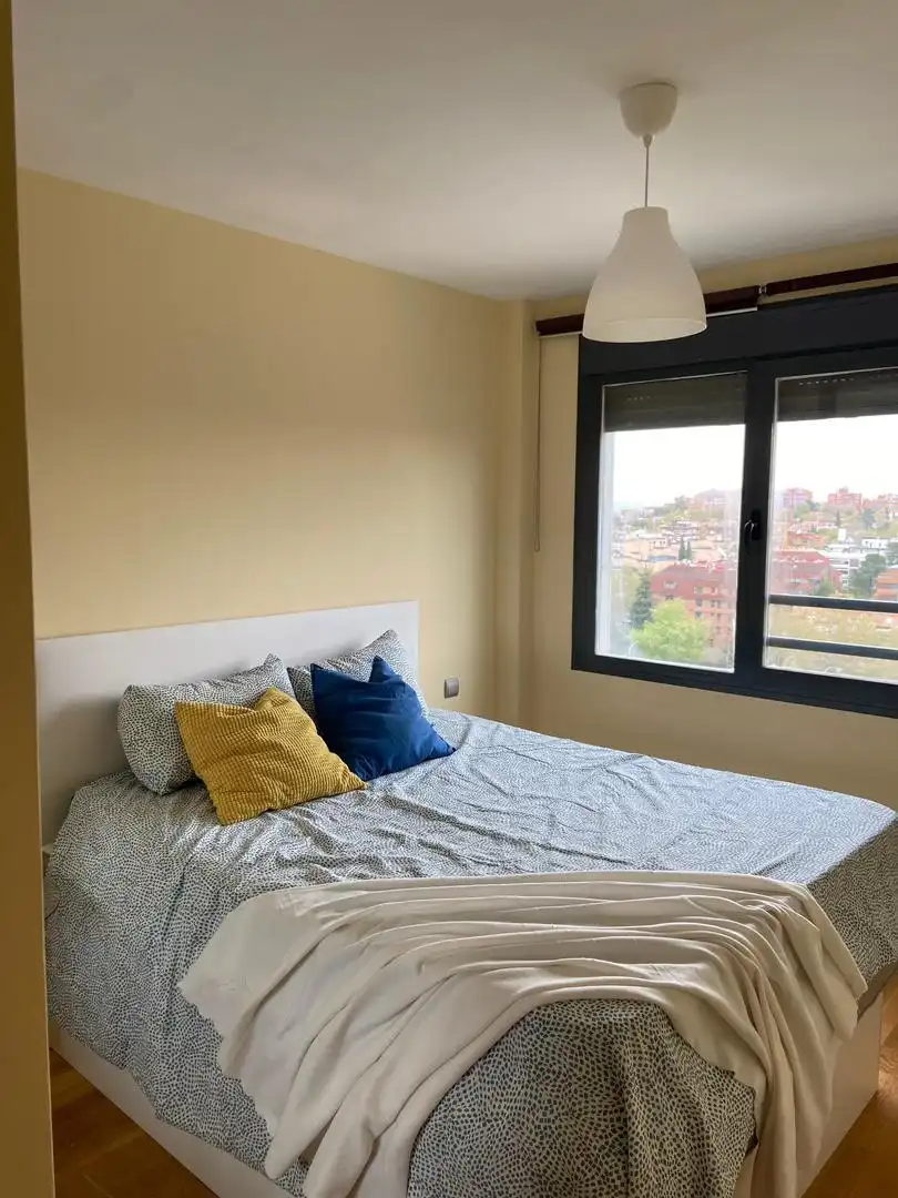 Habitación de Piso de alquiler en  Madrid Capital con Aire acondicionado y Piscina
