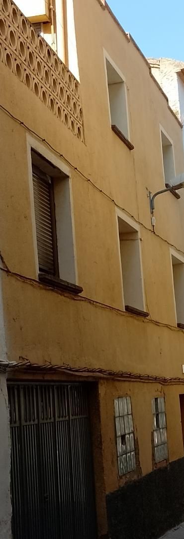 Vista exterior de Casa adosada en venda en Sabiñán amb Calefacció, Terrassa i Traster
