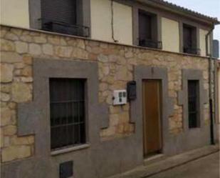 Exterior view of House or chalet for sale in San Muñoz