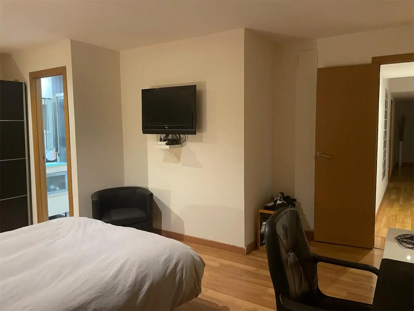 Piso en venta en Calle Francisco Montero Pérez, 81, Los Ángeles Habitación de Piso en venta en Alicante / Alacant con Aire acondicionado