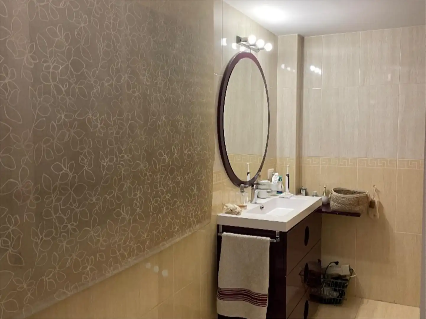 Piso en venta en Calle Francisco Montero Pérez, 81, Los Ángeles Baño de Piso en venta en Alicante / Alacant con Aire acondicionado