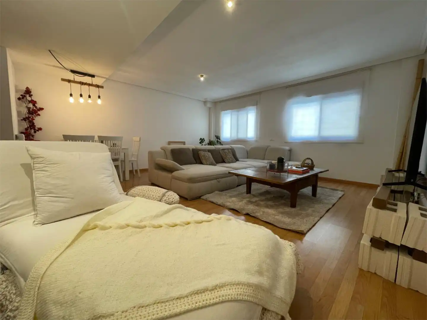 Piso en venta en Calle Francisco Montero Pérez, 81, Los Ángeles Sala de estar de Piso en venta en Alicante / Alacant con Aire acondicionado