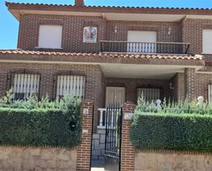 Exterior view of House or chalet for sale in Cebolla  with Terrace and Balcony