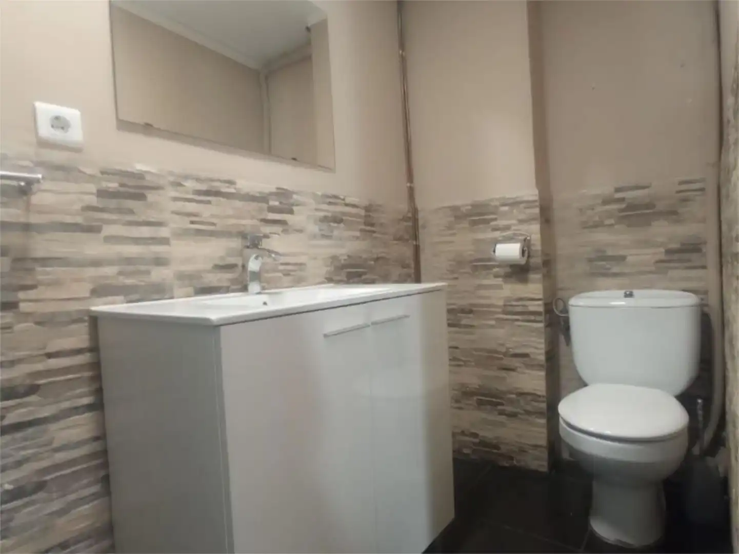 Local en venta en Calle de Saturno, 56, Valdefierro Baño de Local en venta en Zaragoza