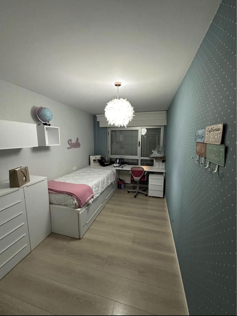 Bedroom of Flat for share in  Pamplona / Iruña  with Heating, Parquet flooring and Furnished