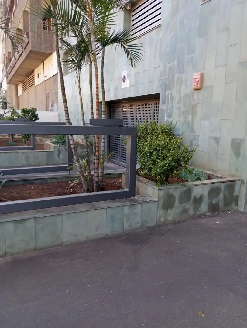 Außenansicht von Garage zum Verkauf in Santa Cruz de Tenerife