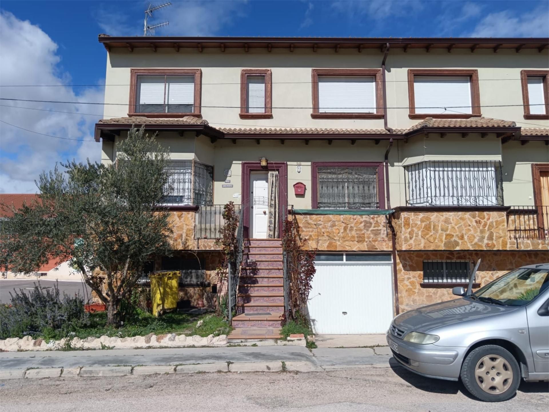Exterior view of Single-family semi-detached for sale in Barajas de Melo