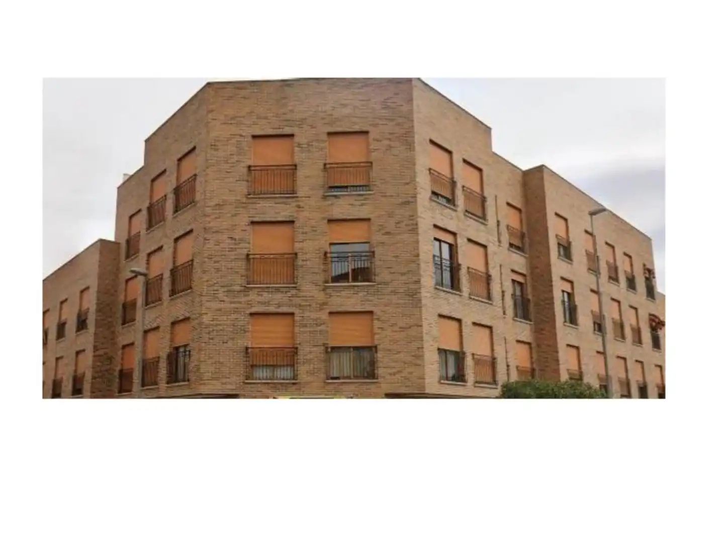 Flat for sale in Avenida de Azorín, 26, Cieza Exterior view of Flat for sale in Cieza with Air Conditioner, Heating and Storage room