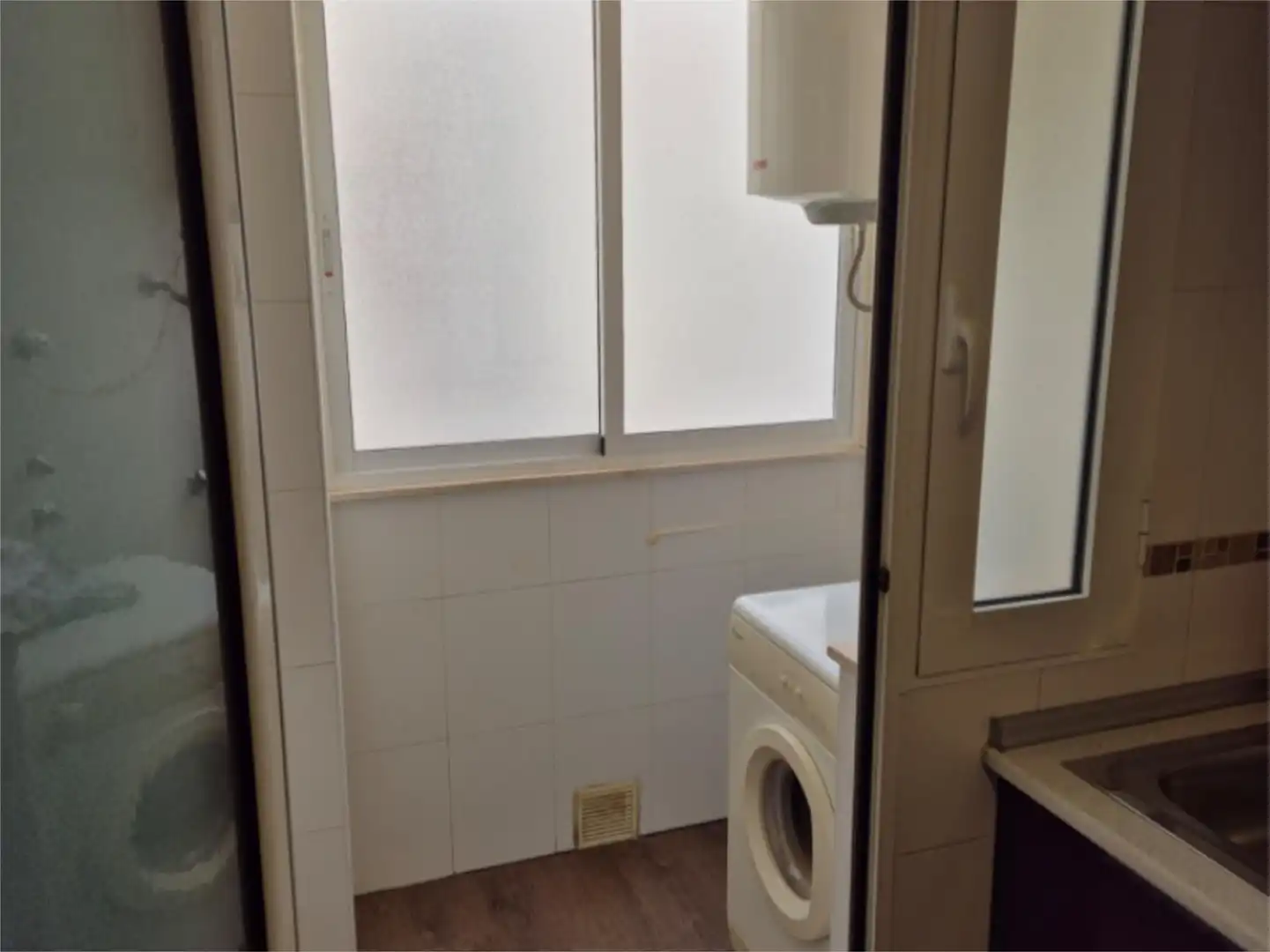 Piso en venta en Avenida de Azorín, 26, Cieza Baño de Piso en venta en Cieza con Aire acondicionado, Calefacción y Trastero