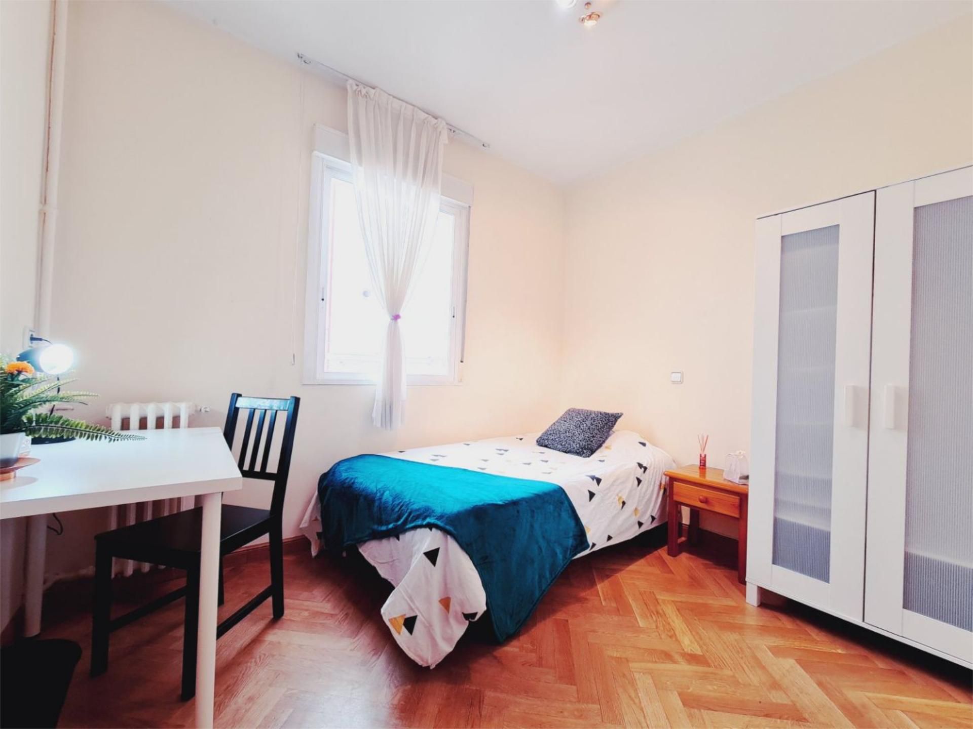 Bedroom of Apartment to share in Barañain  with Heating and Furnished