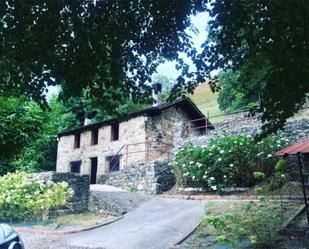 Vista exterior de Casa o xalet en venda en Vega de Pas amb Terrassa