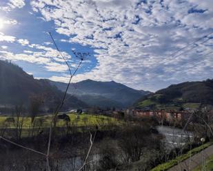 Vista exterior de Pis en venda en Mieres (Asturias) amb Balcó