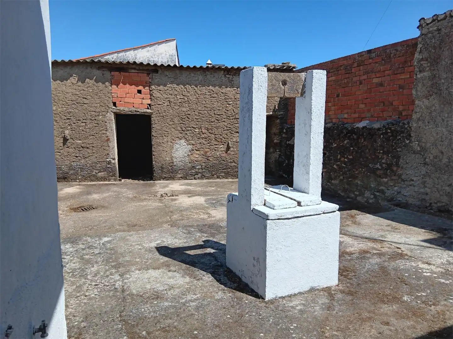 Exterior view of Detached homes for sale in Bodonal de la Sierra  with Storage room