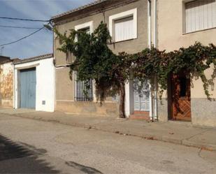 Vista exterior de Casa o xalet en venda en Corrales del Vino amb Terrassa