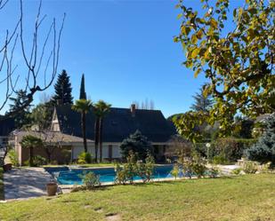 Jardí de Casa o xalet en venda en Pozuelo de Alarcón amb Aire condicionat, Terrassa i Piscina