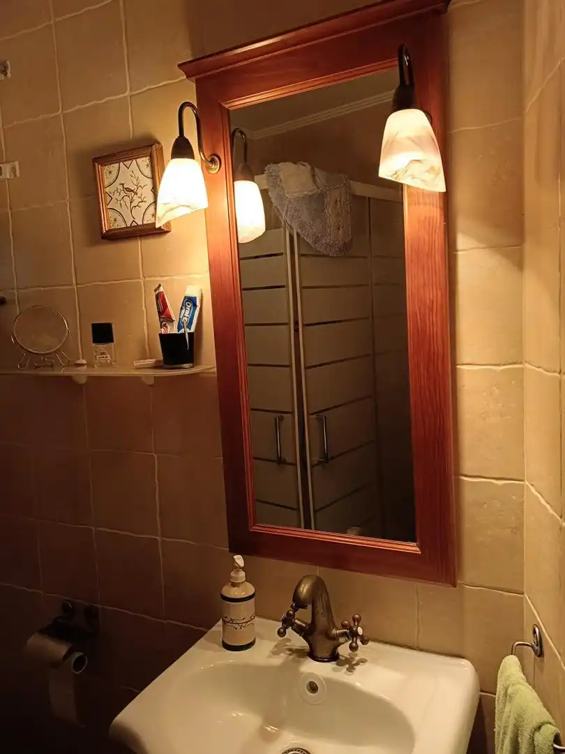 Casa adosada en venta en Plaza de la Iglesia, 1, Azuébar Baño de Casa adosada en venta en Azuébar con Calefacción, Trastero y Amueblado