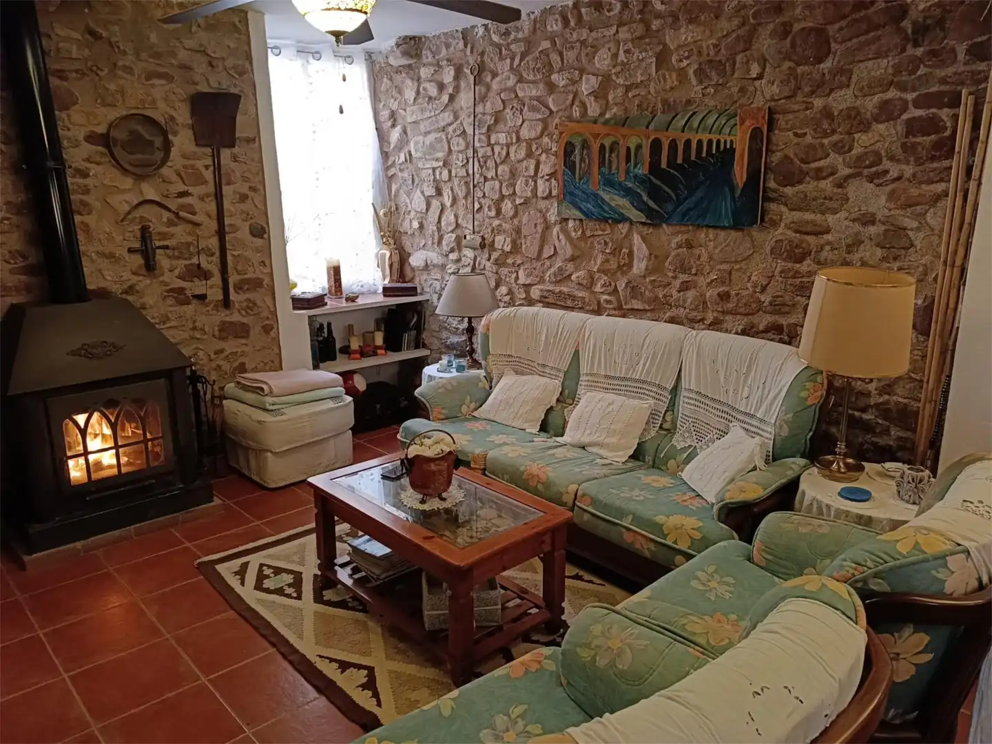 Casa adosada en venta en Plaza de la Iglesia, 1, Azuébar Sala de estar de Casa adosada en venta en Azuébar con Calefacción, Trastero y Amueblado